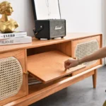 Sunbury TV table - Image 3