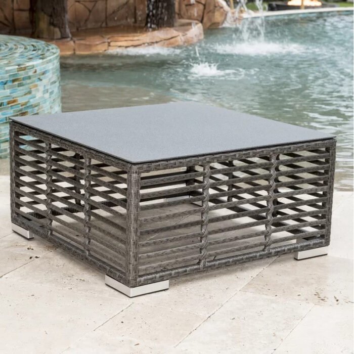 Acacia table for outdoor decor - Image 1