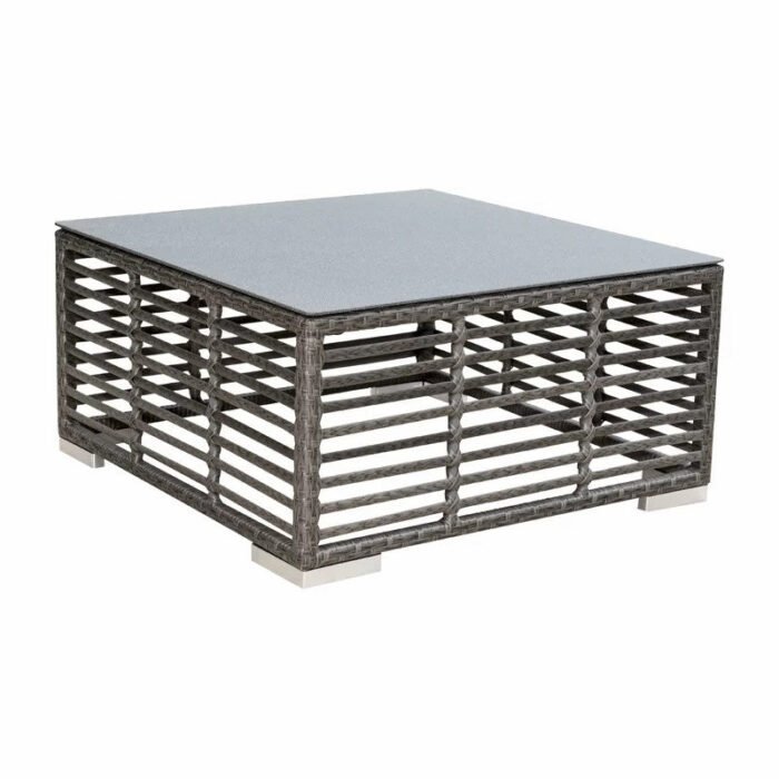 Acacia table for outdoor decor - Image 3