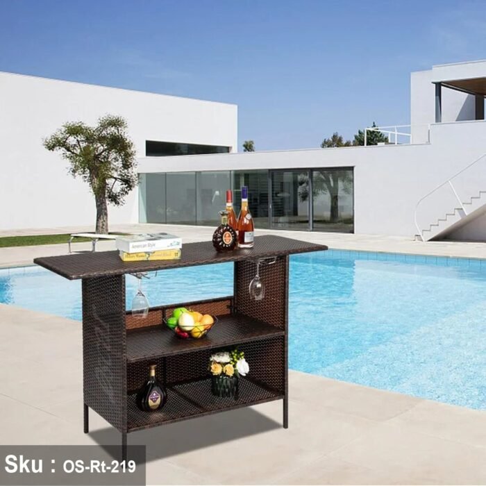 Winston outdoor decor table - Image 1