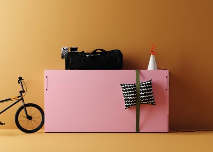 Horizontal folding bed with removable strap accessory - Image 1