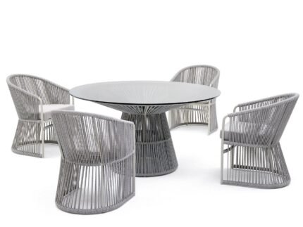 Carter's dining set, 4 chairs and a table