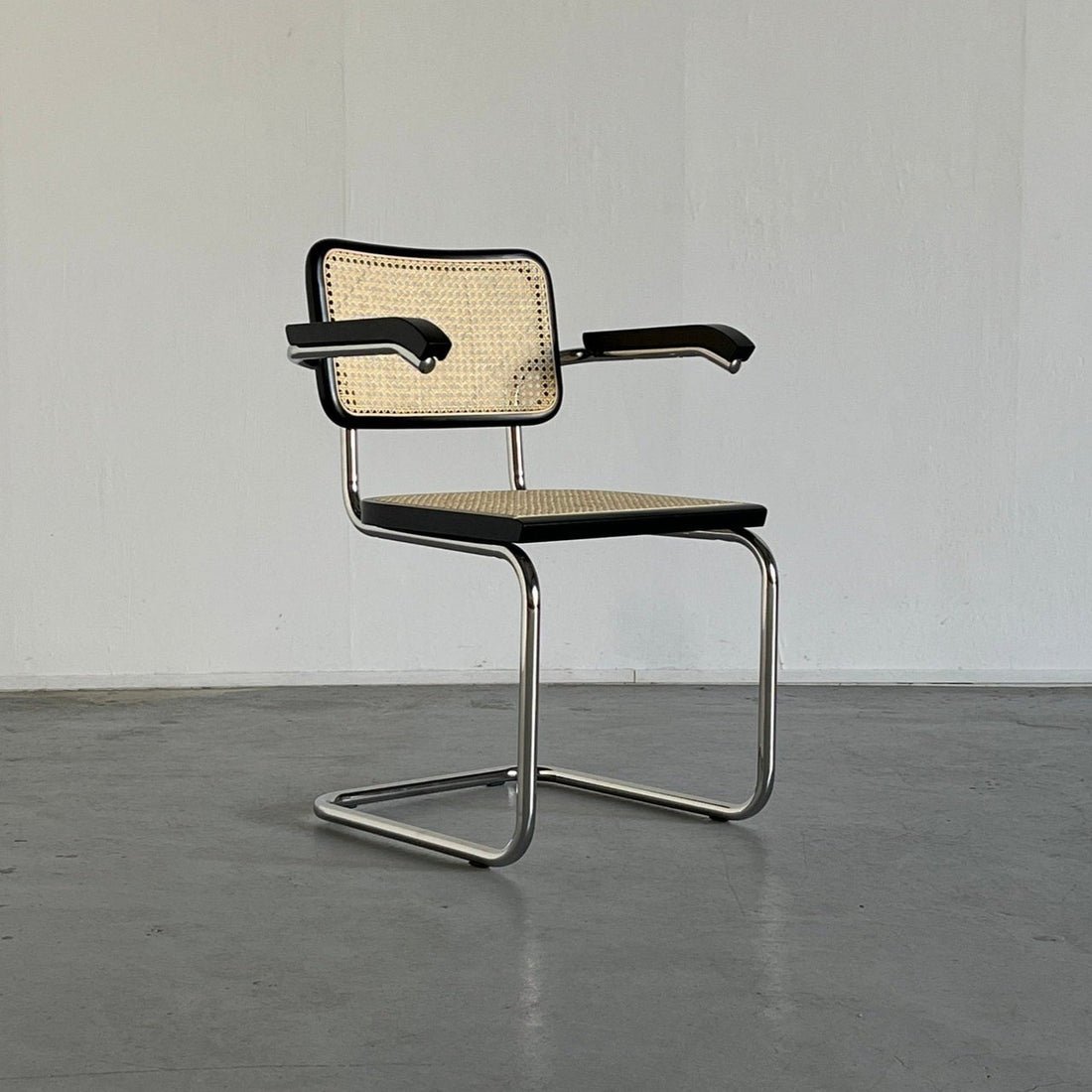 IMG_2008.jpg Modern Cantilever Chair - Image 1