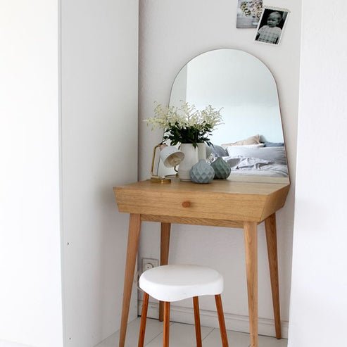 SPE005.jpg Interieurs Dressing Table With Rounded Mirror - Image 1